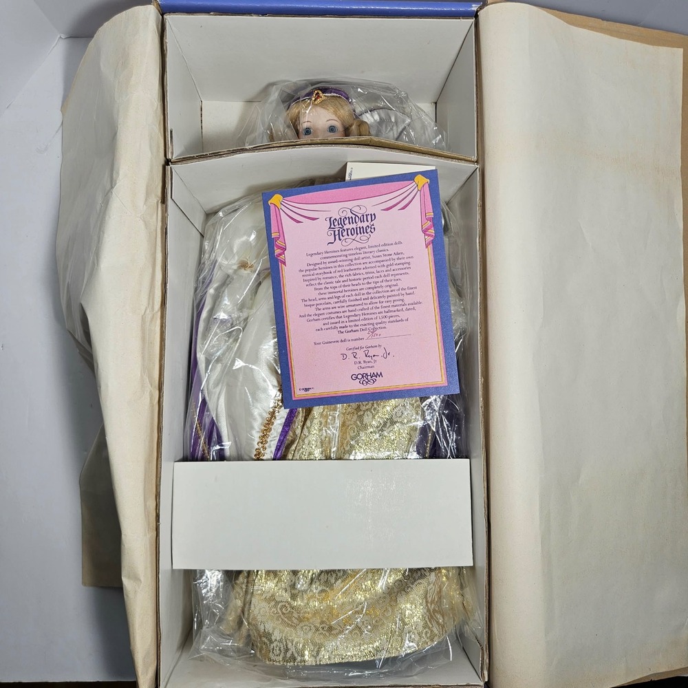 Gorham Legendary Heroines Guinevere Musical Porcelain Doll Susan Stone Aiken LH3